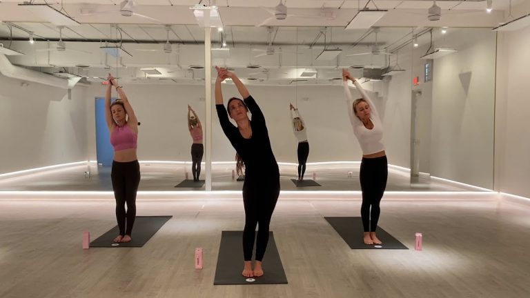 Descubre los beneficios y la práctica del sol yoga para revitalizar cuerpo y mente